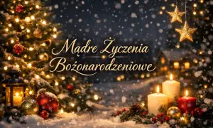 Świąteczna choinka, świece i gwiazdy tworzą magiczną atmosferę. Idealne życzenia bożonarodzeniowe dla mamy.