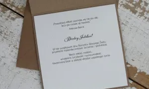Kartka z życzeniami na 20 rocznicę ślubu. "Drodzy Jubilaci! Niech miłość, radość, wzajemna życzliwość i wyrozumiałość towarzyszą Wam w dalszej drodze wspólnego życia.